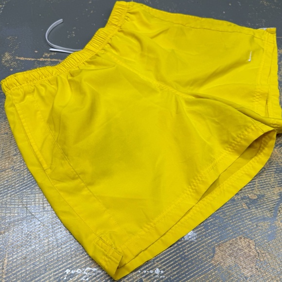 Nike 5” Running Fitness Shorts Yellow Workout S6WWW 297019 Medium Court Ace - Picture 5 of 12